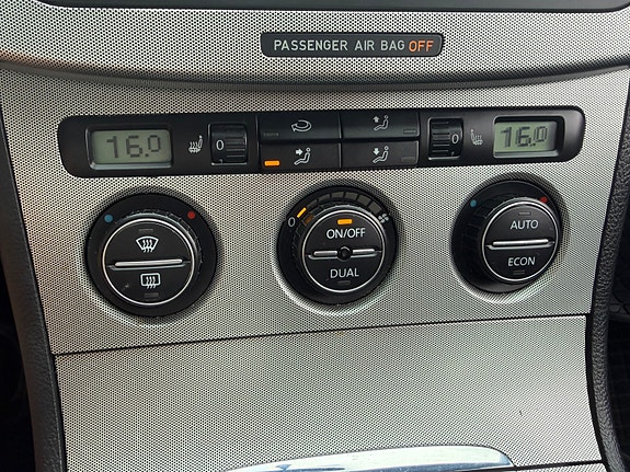 Volkswagen Passat 10 of 10