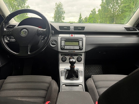 Volkswagen Passat 8 of 10