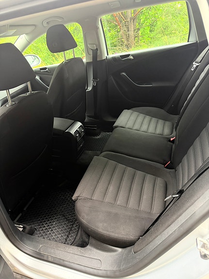 Volkswagen Passat 7 of 10