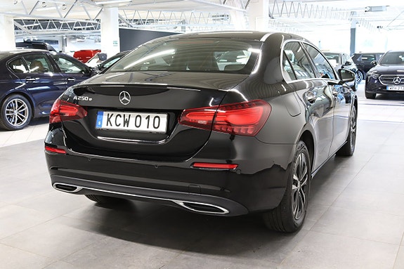 Mercedes-Benz A250 e 6 of 18