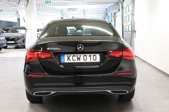 Mercedes-Benz A250 e 5 of 5