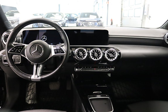 Mercedes-Benz A250 e 9 of 18