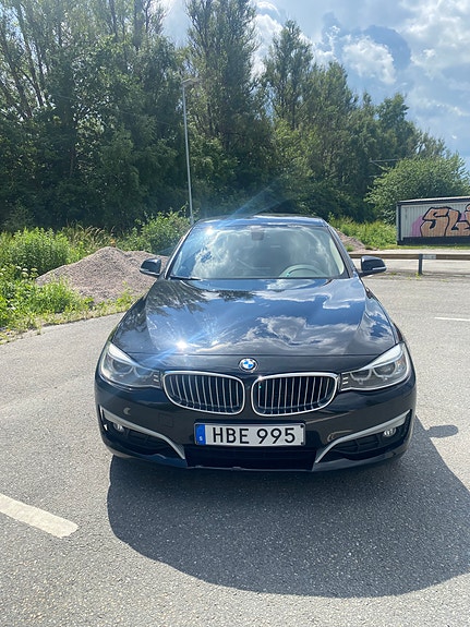 BMW 320d 2 of 7