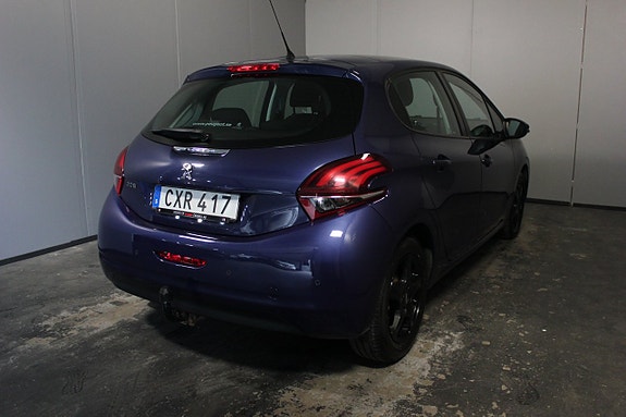 Peugeot 208 4 of 5