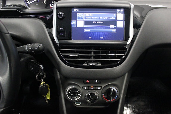 Peugeot 208 16 of 23