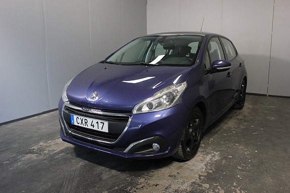 Peugeot 208 2 of 5