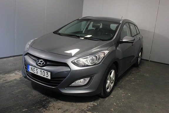 Hyundai i30 2 of 5