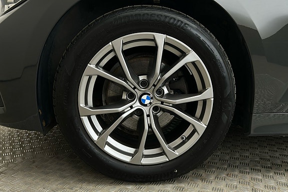BMW 320d 12 of 26