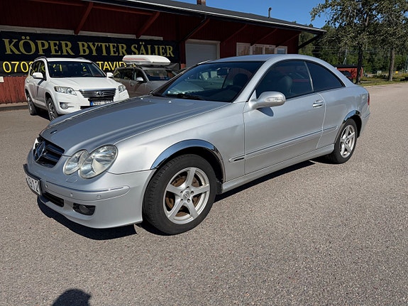 Mercedes-Benz CLK200 2 of 5