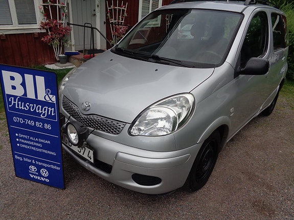 Toyota Yaris Verso 14 of 30