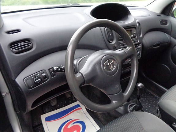 Toyota Yaris Verso 17 of 30