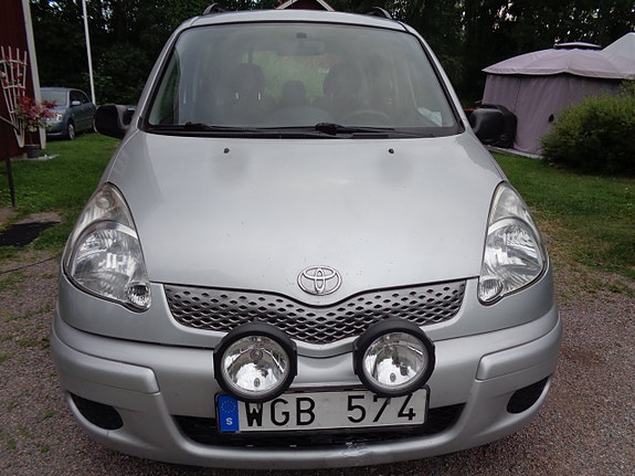 Toyota Yaris Verso 10 of 30