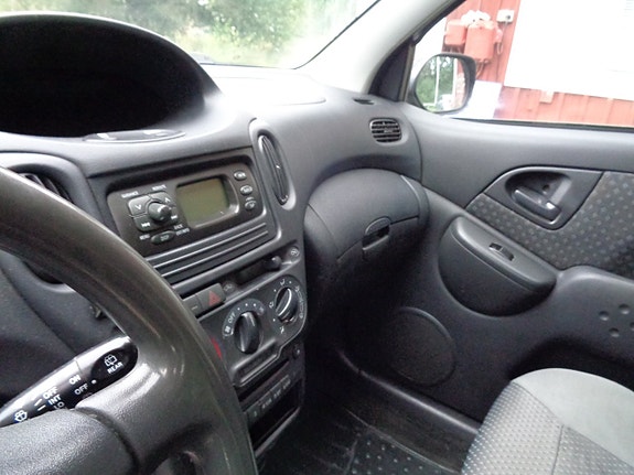 Toyota Yaris Verso 18 of 30
