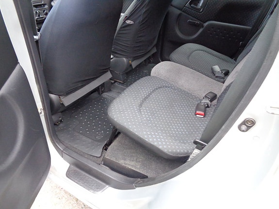Toyota Yaris Verso 24 of 30