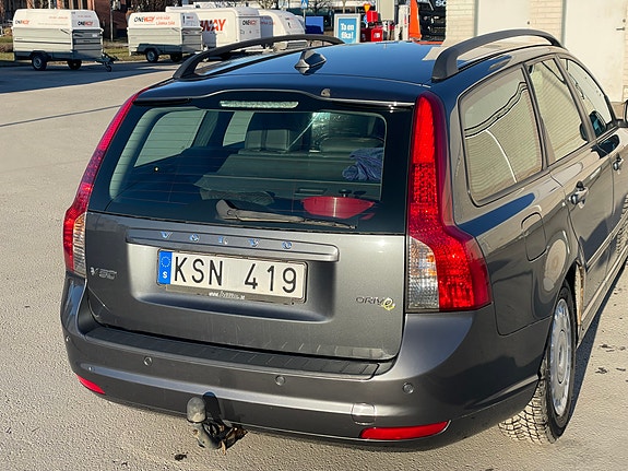 Volvo V50 4 of 5