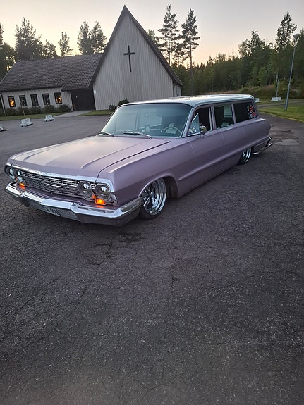 Chevrolet Biscayne 4 of 5