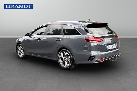Kia Ceed 2 of 5