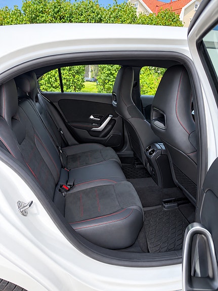 Mercedes-Benz A180 9 of 9