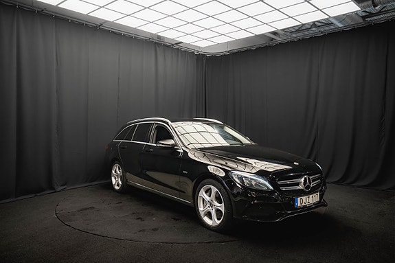 Mercedes-Benz C350 4 of 5