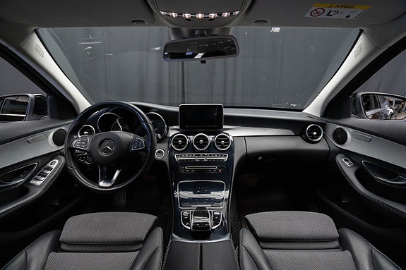 Mercedes-Benz C350 12 of 20