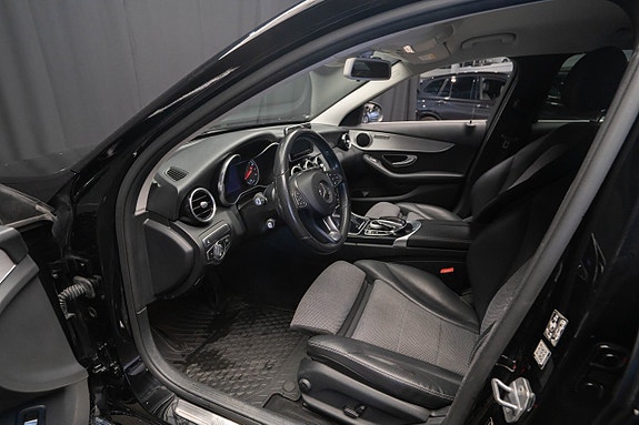 Mercedes-Benz C350 14 of 20