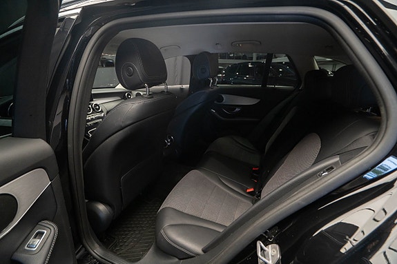 Mercedes-Benz C350 13 of 20