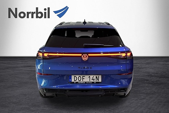 Volkswagen T-Roc 6 of 17