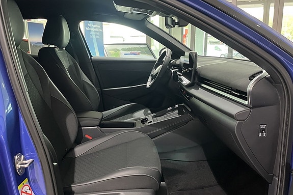 Volkswagen T-Roc 11 of 17