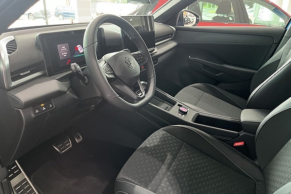 Volkswagen T-Roc 12 of 17