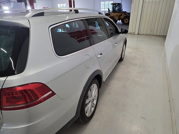Volkswagen Passat Alltrack 6 of 10