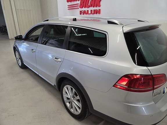 Volkswagen Passat Alltrack 8 of 10