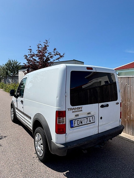 Ford Transit Connect 3 of 5
