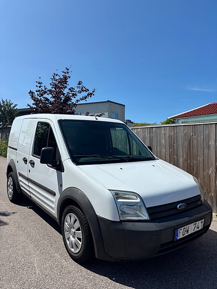 Ford Transit Connect 2 of 5