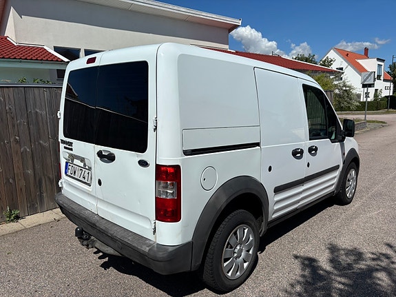 Ford Transit Connect 4 of 5