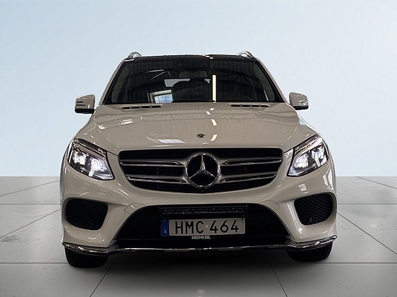 Mercedes-Benz GLE350 d 2 of 5