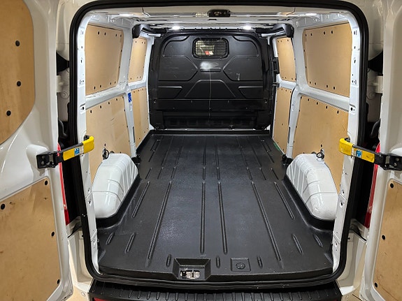 Ford Transit Custom 10 of 11