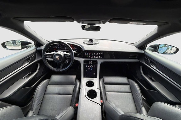 Porsche Taycan 15 of 30