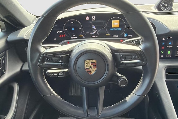 Porsche Taycan 17 of 30