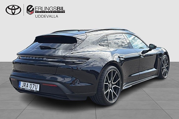 Porsche Taycan 7 of 30