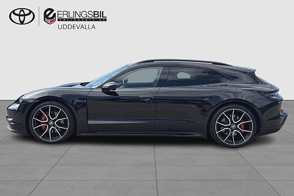 Porsche Taycan 3 of 5