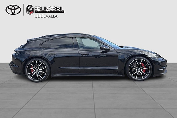 Porsche Taycan 8 of 30