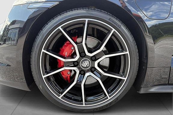 Porsche Taycan 29 of 30