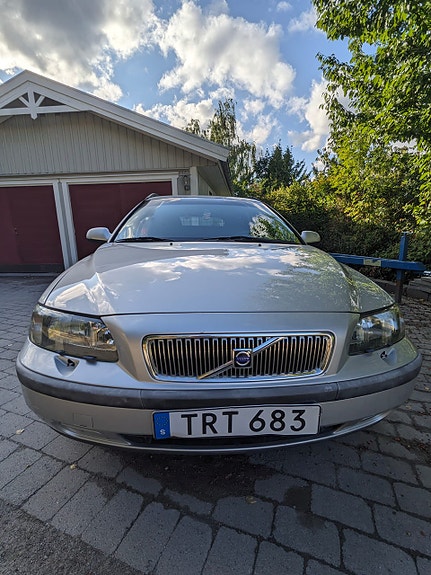 Volvo V70 4 of 8