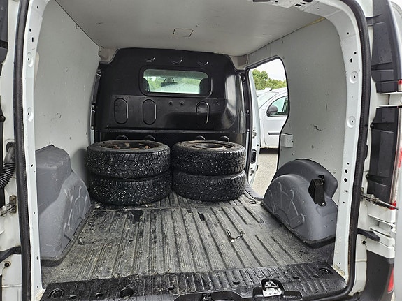 Renault Kangoo Express 12 of 27