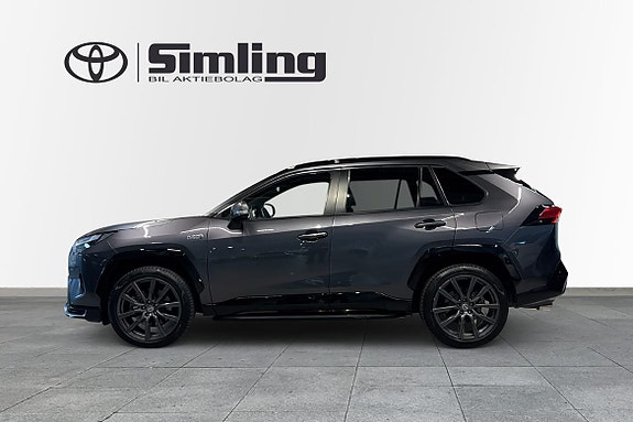 Toyota RAV4 Plug-in Hybrid 4 of 5