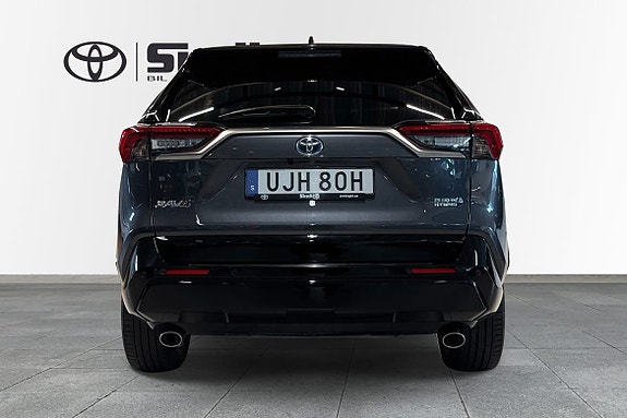 Toyota RAV4 Plug-in Hybrid 5 of 5