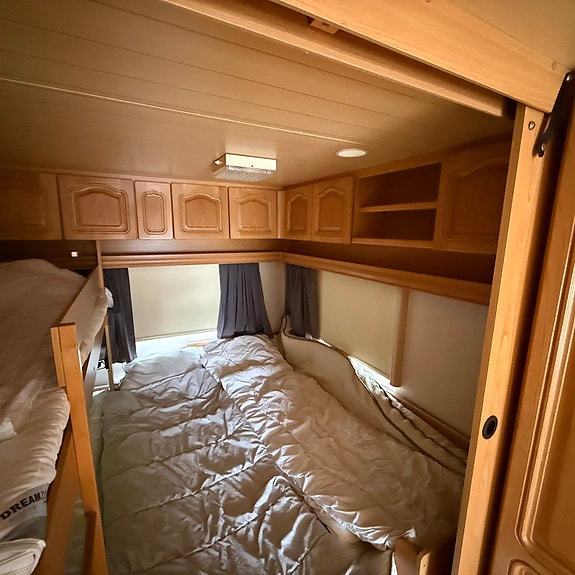 Knaus Azur Diamant 555T Barnkammare 6 of 14