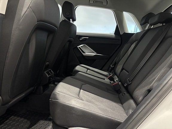 Audi Q3 17 of 19