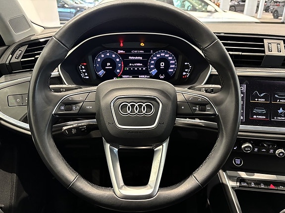 Audi Q3 13 of 19
