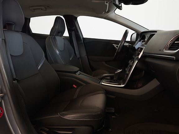 Volvo V40 9 of 26